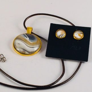 Ensemble # 66 - Collier et boucles d'oreilles