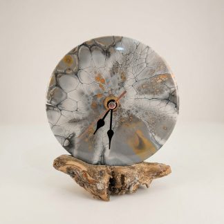 Horloge 10, accessoire décoratif fait main par Isabelle Boisvert