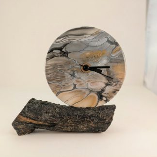 Horloge 9, accessoire décoratif fait main par Isabelle Boisvert