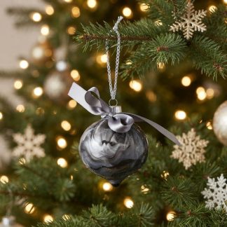 Boule de Noël #147, création faite à la main par Isabelle Boisvert