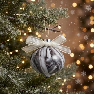Boule de Noël #149, création faite à la main par Isabelle Boisvert