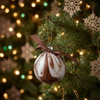 Boule de Noël #154, création faite à la main par Isabelle Boisvert