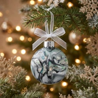 Boule de Noël #159, création faite à la main par Isabelle Boisvert