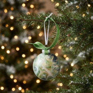 Boule de Noël #163, création faite à la main par Isabelle Boisvert