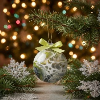 Boule de Noël #164, création faite à la main par Isabelle Boisvert