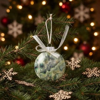 Boule de Noël #166, création faite à la main par Isabelle Boisvert